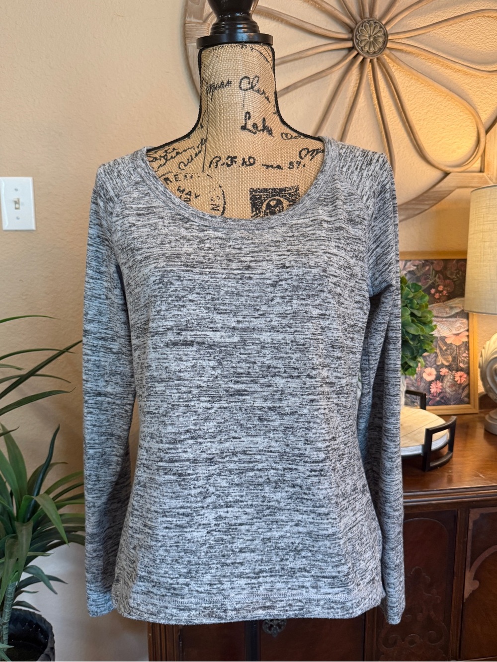 Athleta Gray Marbled Scoop Neck Long-Sleeve Top